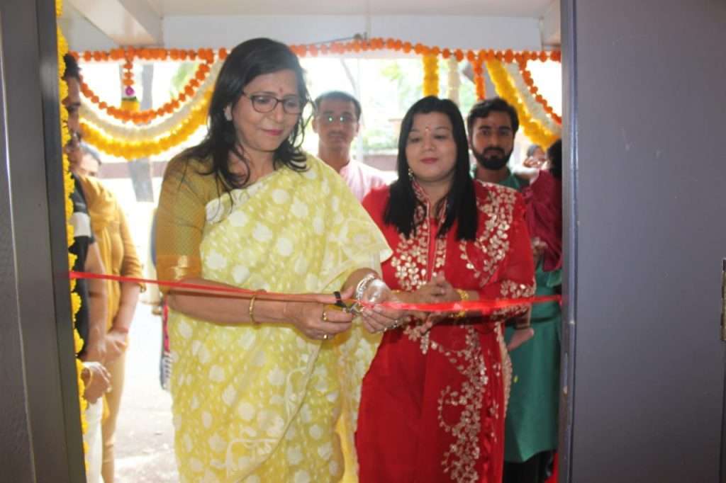 Inaugration of Holistic Buddha Physiotherapy Clinic By MCGM Councillor Sudha Singh